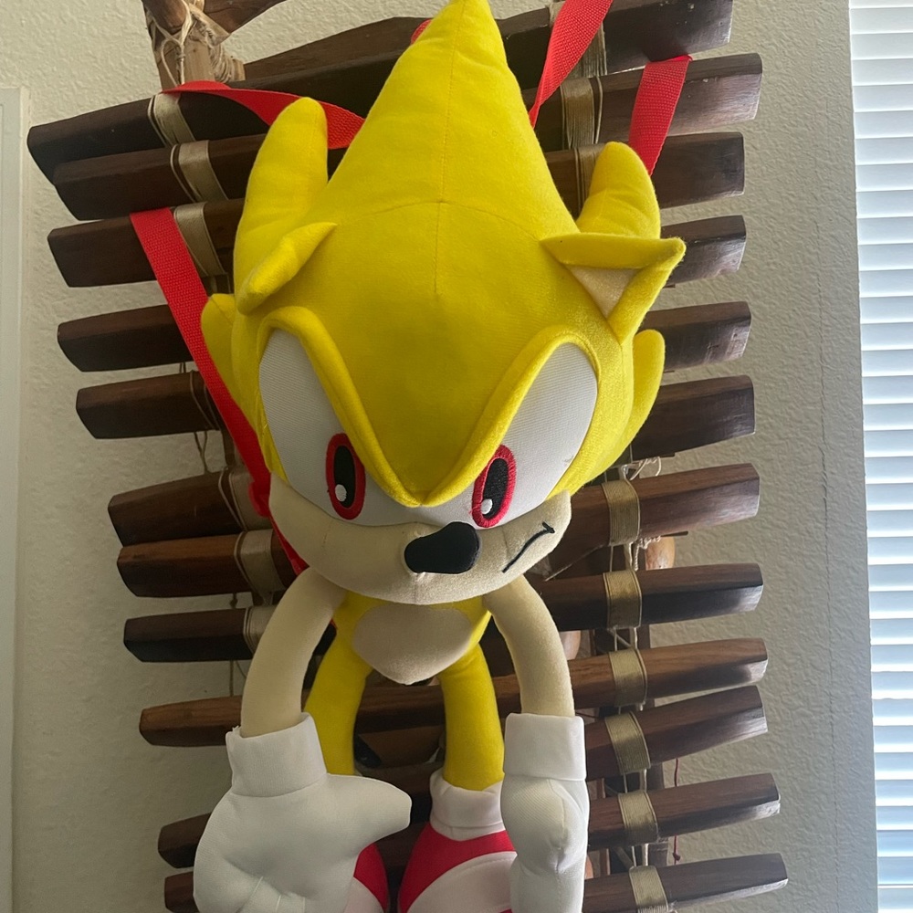 Super Sonic Form Plush backpack (with storage)